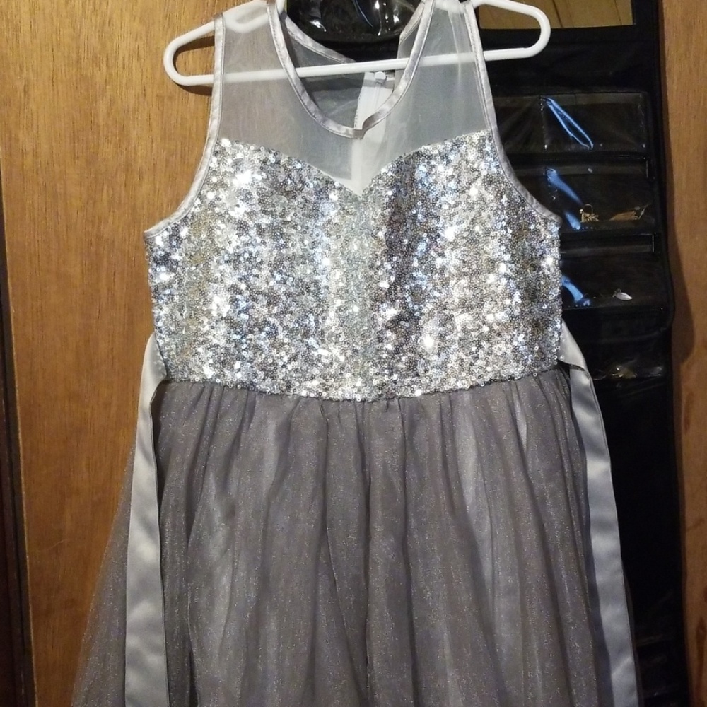 Kids Dress knee length, longer in back